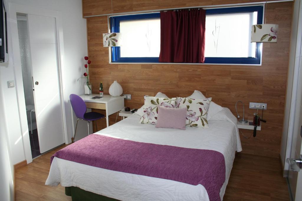 Hotel Fetiche Alojamiento Con Encanto Benidorm Room photo