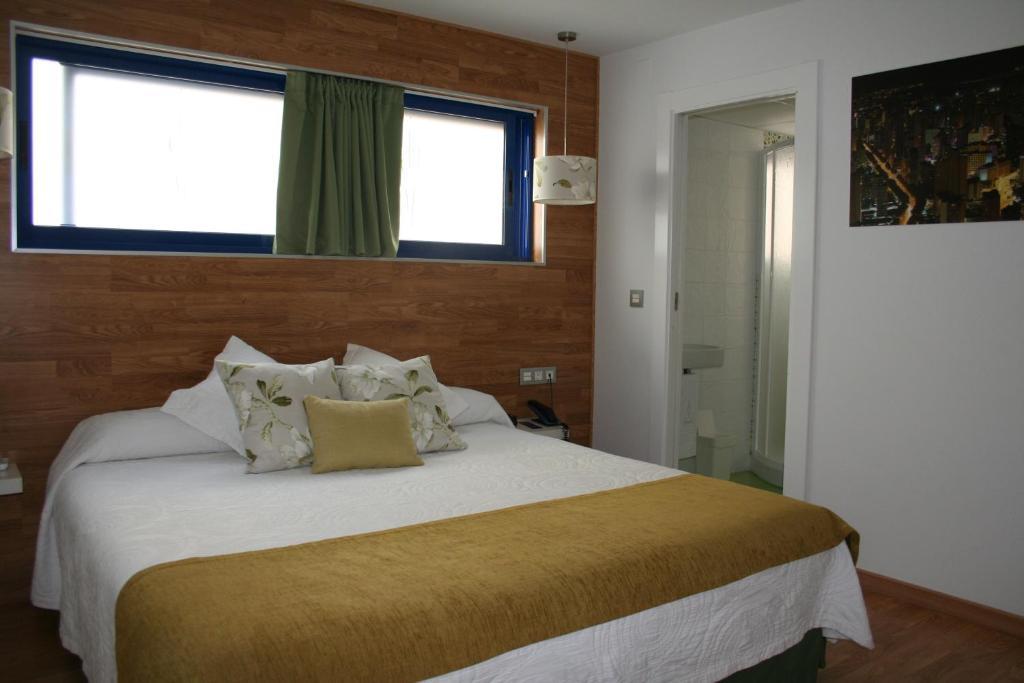 Hotel Fetiche Alojamiento Con Encanto Benidorm Room photo