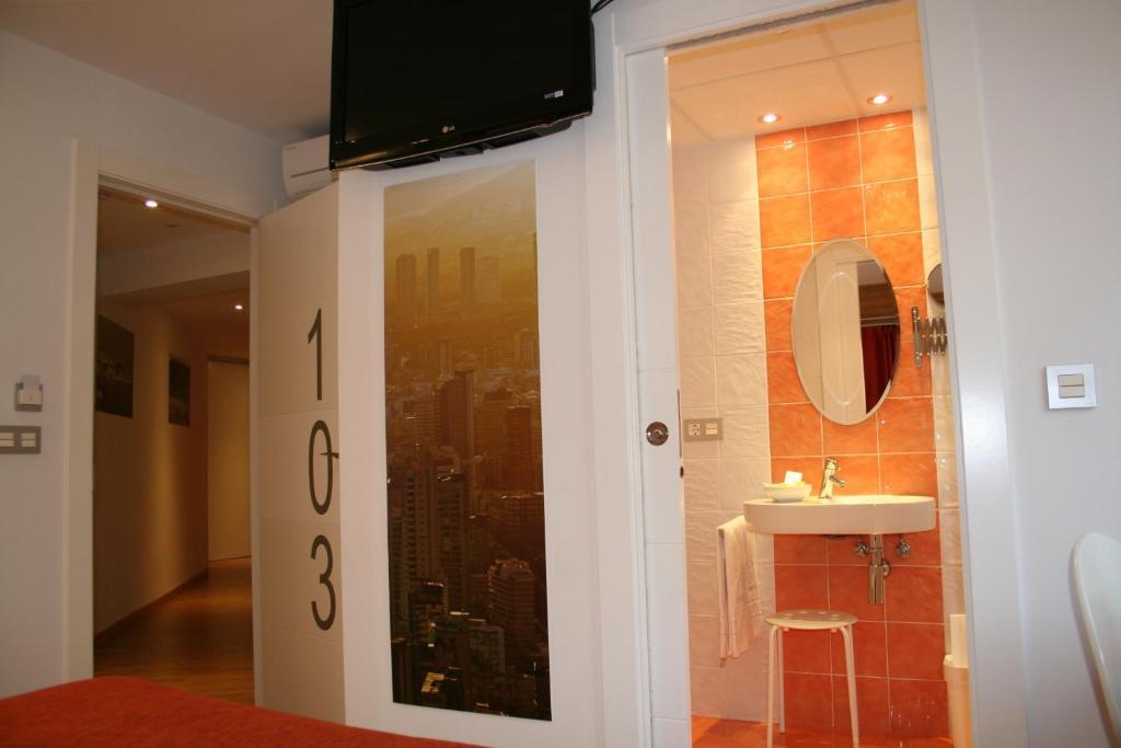 Hotel Fetiche Alojamiento Con Encanto Benidorm Room photo